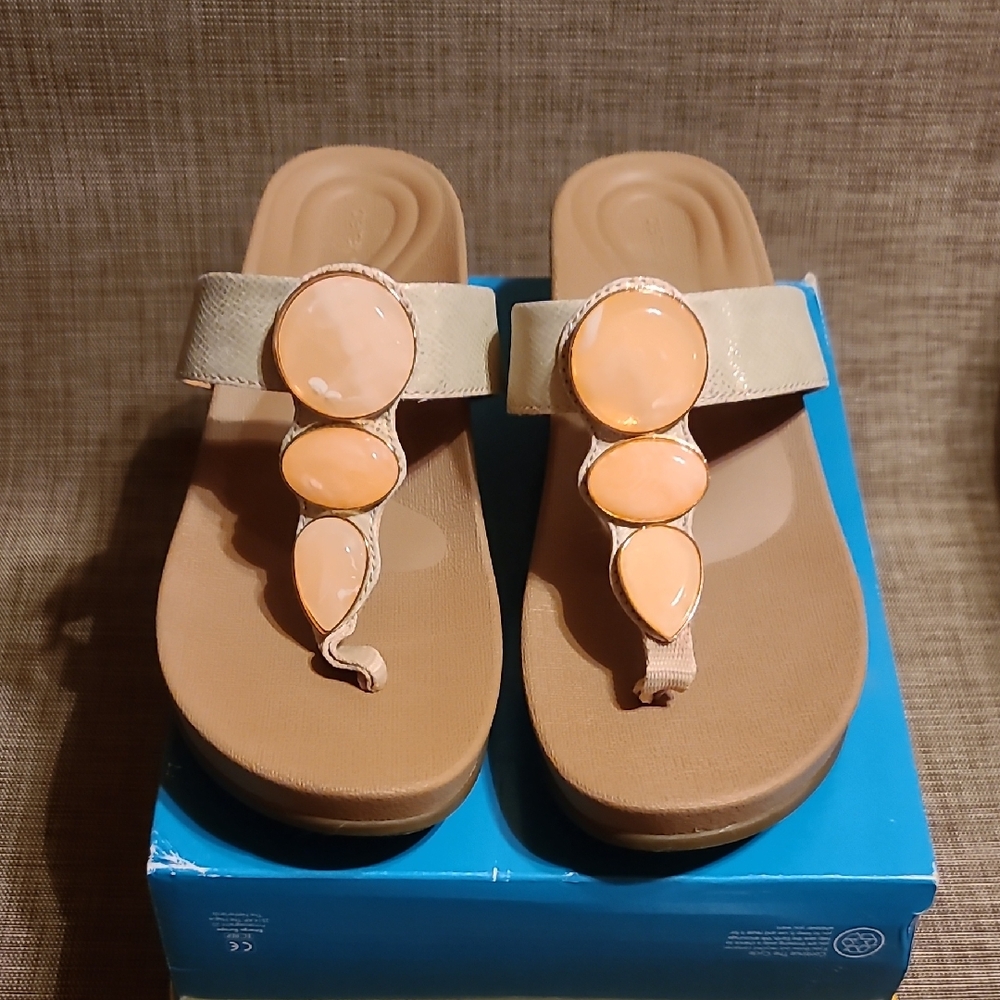 Aetrex Cream and Orange Sandals with Elegant Design